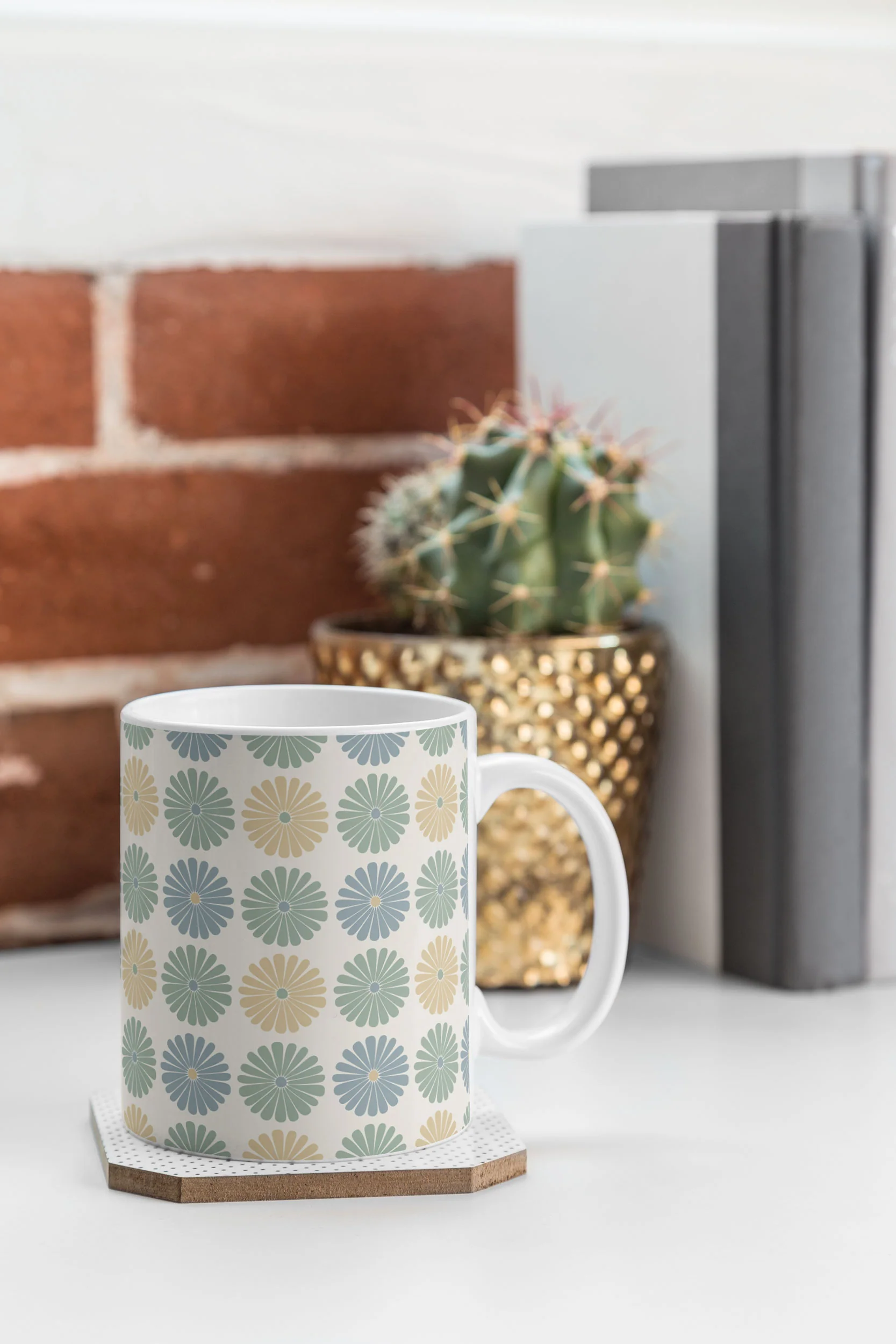 Colour Poems Daisy Pattern Multicolor I Coffee Mug - Image 3