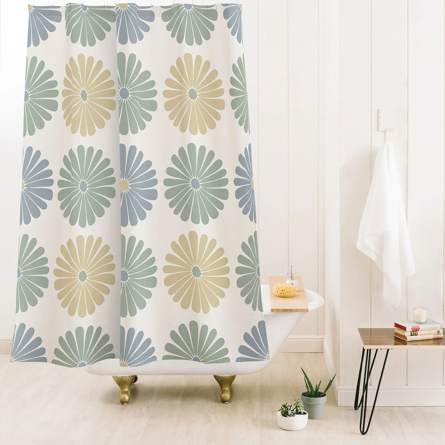 Colour Poems Daisy Pattern Multicolor I Shower Curtain - Image 2