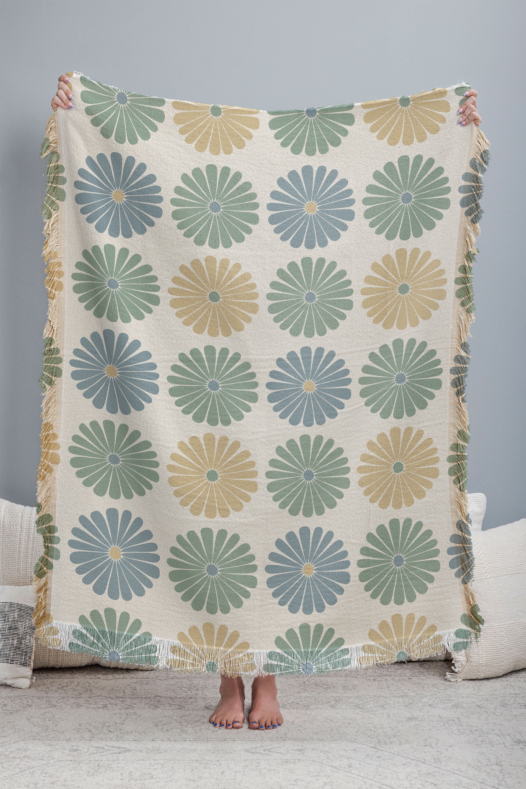 Colour Poems Daisy Pattern Multicolor I Throw Blanket - Image 3