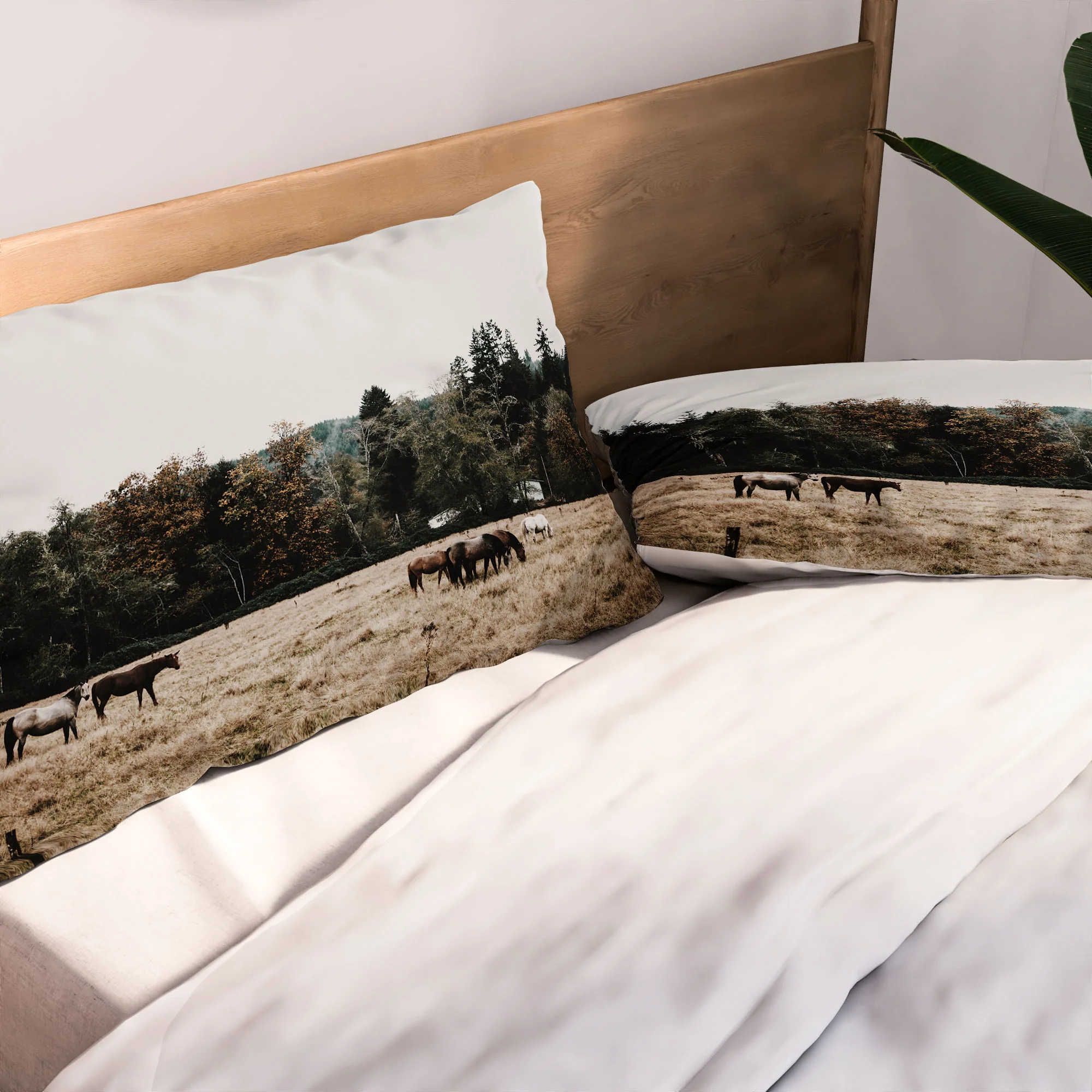 Hannah Kemp Horses two Pillow Shams - Image 5