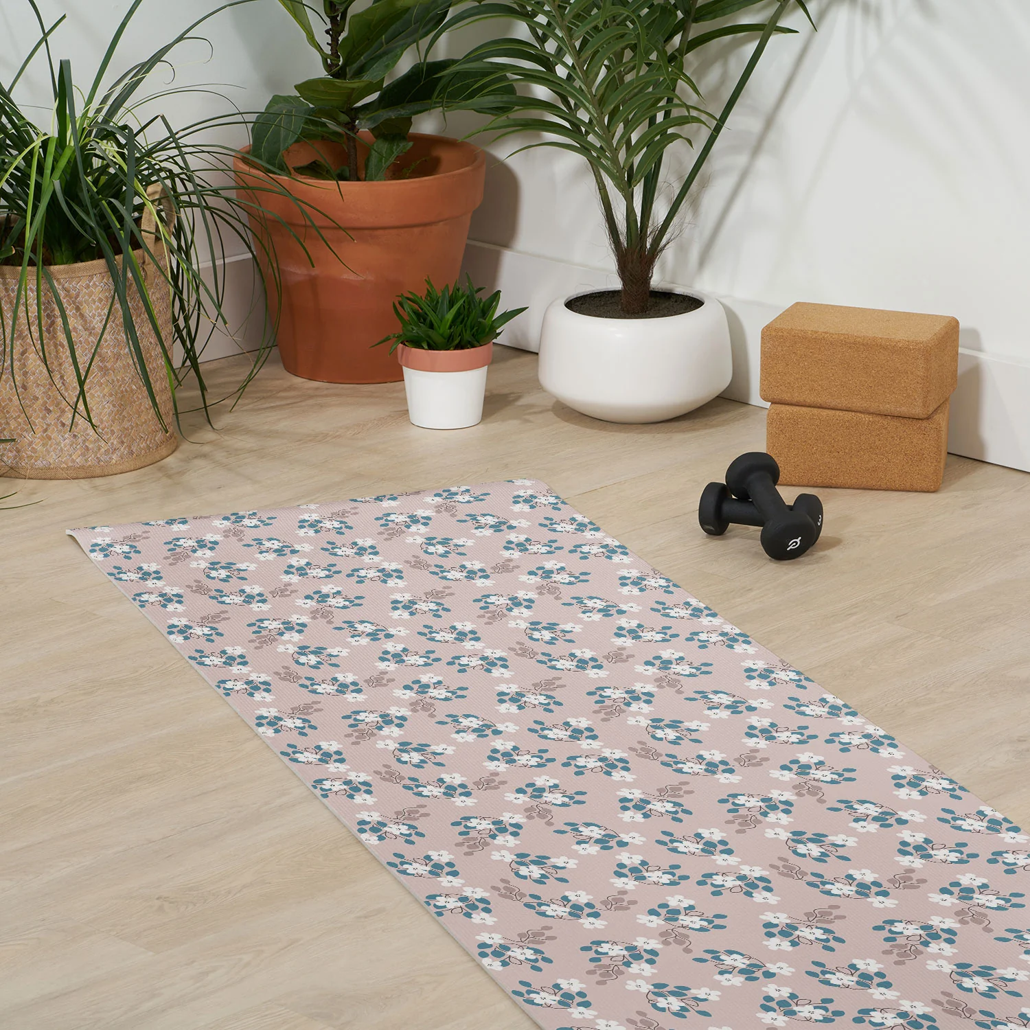 Mirimo Tiny White Flowers Yoga Mat - Image 3